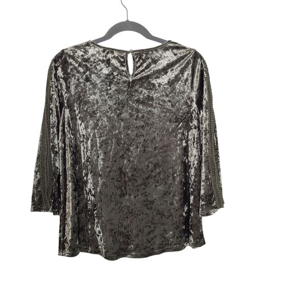 Blu Pepper Women's Plus Sz 2X Grey Crushed Velvet Top Split Sleeve Round Neck - Picture 6 of 6